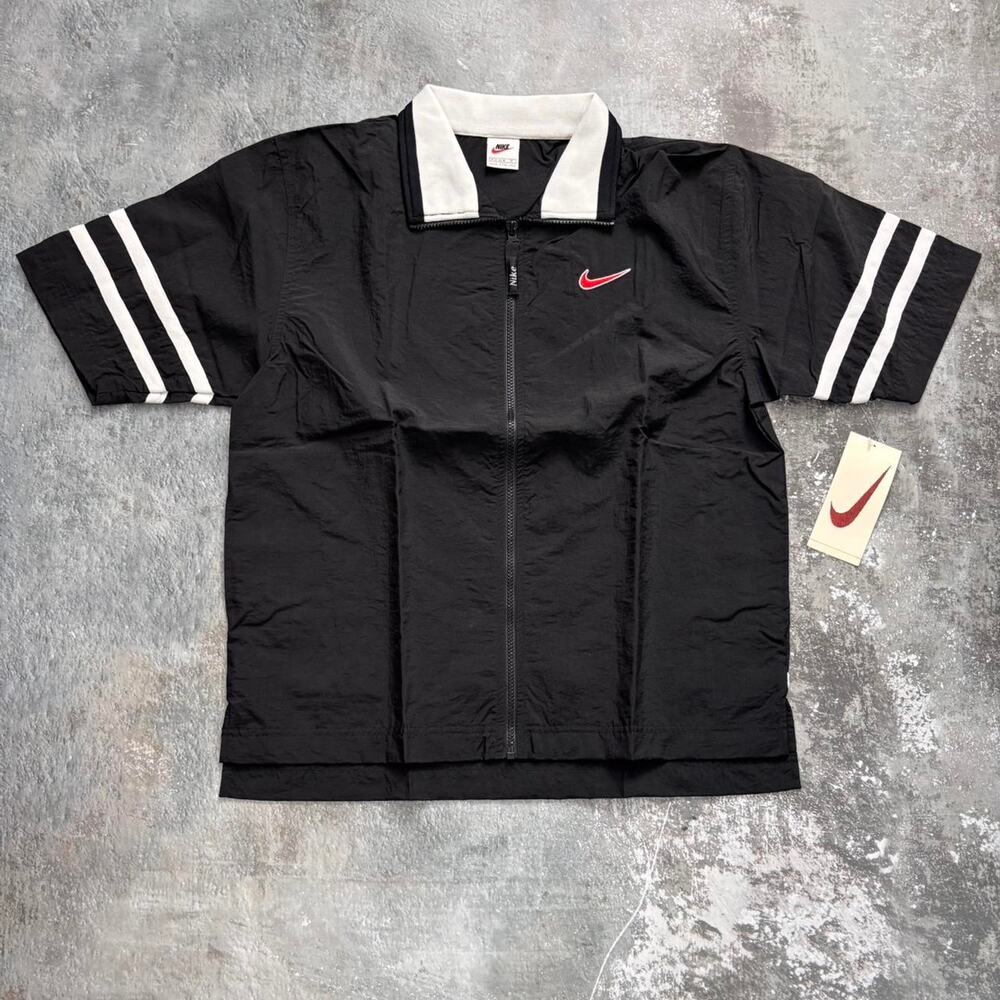 NWT Vintage 90s Nike Short Sleeve Windbreaker. Black & White. Size Medium. NOS